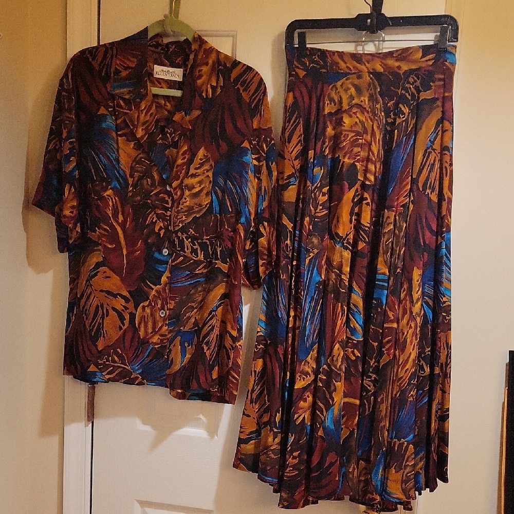 Ellen Tracy Colorful Leaf Print Blouse and Skirt Set